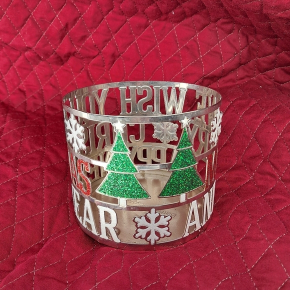 Bath Body Works Christmas 3 wick Candle Sleeve Merry Christmas Red Green Silver - Picture 3 of 5